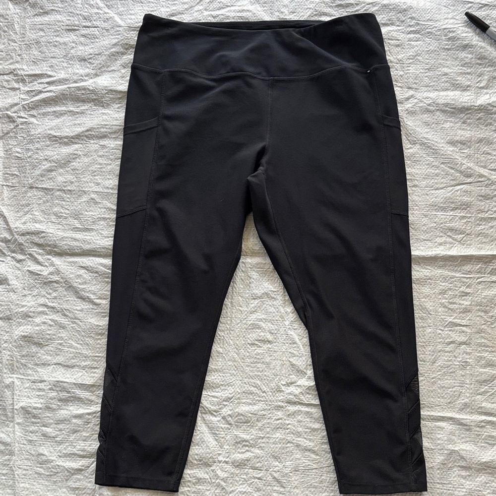Mondetta Black Capris